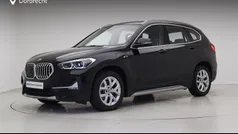 Saphirschwarz metallic (zwart metallic) Gebruikt 2021 BMW X1 Comfort Edition SUV | € 33.895 (Eerlijke prijs)