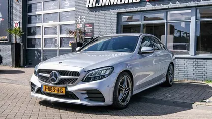 Grijs, metallic lak Occasion 2019 Mercedes C300 AMG line Sedan | € 28.495 (Eerlijke prijs)