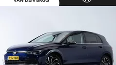 Blauw Gebruikt 2021 VW Golf VIII Style Hatchback | € 25.895 (Eerlijke prijs)