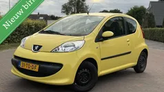 Geel Gebruikt 2006 Peugeot 107 Hatchback | € 1.895 (Goede deal)