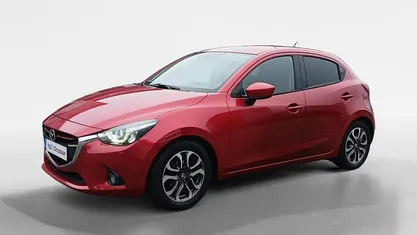 Rood Gebruikt 2015 Mazda 2 Hatchback | € 11.945 (Eerlijke prijs)