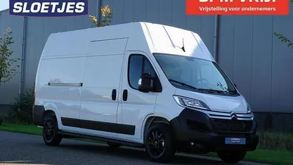 Wit Gebruikt 2024 Citroën Jumper MPV | € 28.950 (Eerlijke prijs)