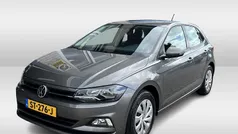 Grijs, metallic lak Gebruikt 2018 VW Polo Comfortline Hatchback | € 14.950 (Eerlijke prijs)