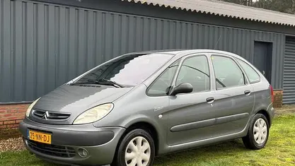 Occasion Citroën Xsara Picasso 136 PK (100 kW) 2003 Grijs MPV