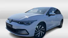 Wit Gebruikt 2022 VW Golf VIII Style Hatchback | € 25.950 (Goede deal)