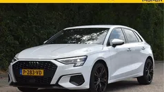 Wit Gebruikt 2022 Audi A3 Sportback Business Hatchback | € 25.955 (Eerlijke prijs)