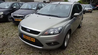Bruin (metallic) Gebruikt 2010 Ford Focus Limited Stationwagen | € 2.995 (Eerlijke prijs)