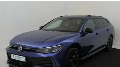 Occasion 2025 VW Passat R-line Edition Stationwagen | € 47.750 (Goede deal)