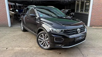 Zwart Gebruikt 2017 VW T-Roc SUV | € 21.995 (Eerlijke prijs)