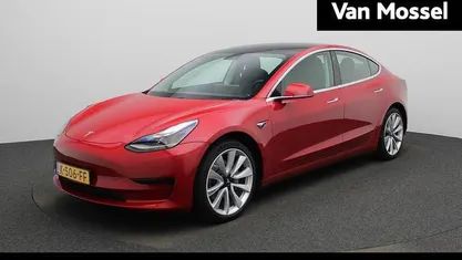 Rood Occasion 2020 Tesla Model 3 Standard Range Sedan | € 19.900 (Eerlijke prijs)