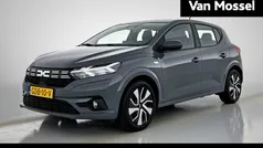 Grijs Gebruikt 2024 Dacia Sandero Expression Hatchback | € 19.935 (Eerlijke prijs)