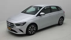 Grijs Gebruikt 2022 Mercedes B180 Business MPV | € 25.950 (Eerlijke prijs)