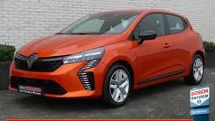 Gebruikt 2024 Renault Clio V Evolution Hatchback | € 18.800 (Eerlijke prijs)