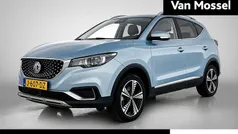 Blauw Gebruikt 2020 MG ZS Luxury Sedan | € 14.995 (Eerlijke prijs)