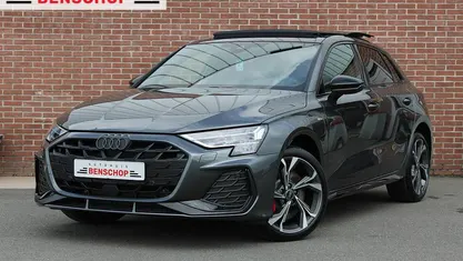 Grijs Nieuw 2025 Audi A3 Sportback e-tron Competition Hatchback | € 50.450 (Eerlijke prijs)