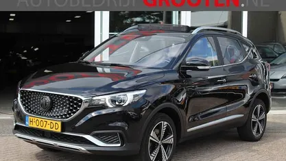 Occasion MG ZS Luxury 105 kW (143 PK) 2019 Zwart Sedan