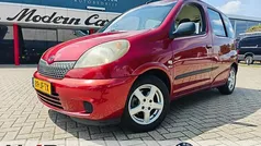 Rood Gebruikt 2002 Toyota Yaris Verso Sol MPV | € 2.995 (Eerlijke prijs)