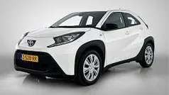 Gebruikt 2024 Toyota Aygo Play Hatchback | € 20.945 (Eerlijke prijs)