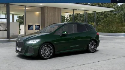 Nieuw BMW 225 Active Tourer Executive 245 PK (180 kW) 2025 Groen (metallic) MPV