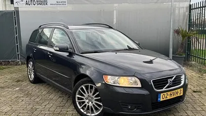 Grijs (metallic) Occasion 2009 Volvo V50 Kinetic Stationwagen | € 2.249 (Super prijs)