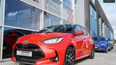 Rood Gebruikt 2021 Toyota Yaris Hybrid Hatchback | € 23.950 (Eerlijke prijs)