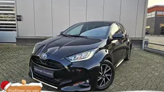 Gebruikt 2022 Toyota Yaris Hybrid Style Hatchback | € 23.500 (Eerlijke prijs)