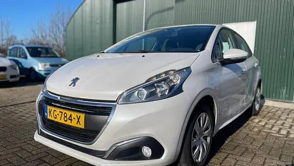 Occasion 2016 Peugeot 208 Hatchback | € 5.495 (Eerlijke prijs)