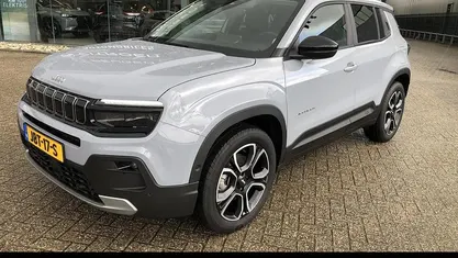 Grijs Nieuw 2025 Jeep Avenger EV Summit SUV | € 31.950 (Super prijs)