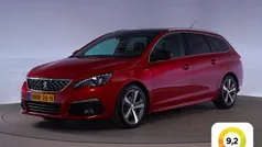 Rood, metallic lak Gebruikt 2020 Peugeot 308 GT-line Stationwagen | € 13.445 (Eerlijke prijs)