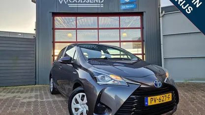 Gebruikt 2017 Toyota Yaris Hybrid Hatchback | € 12.995 (Eerlijke prijs)