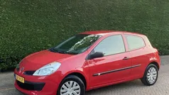 Rood Gebruikt 2006 Renault Clio II Hatchback | € 750 (Goede deal)