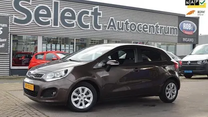 Bruin Gebruikt 2011 Kia Rio Plus Hatchback | € 4.450 (Eerlijke prijs)