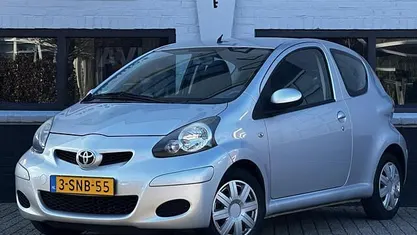 Occasion Toyota Aygo 68 PK (50 kW) 2009 Grijs Hatchback