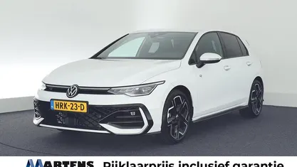 Gebruikt 2025 VW Golf VIII R-line Edition Hatchback | € 37.947 (Eerlijke prijs)
