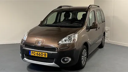 Bruin Gebruikt 2017 Peugeot Partner Access MPV | € 9.545 (Goede deal)