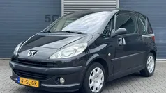 Zwart Gebruikt 2006 Peugeot 1007 Hatchback | € 1.499 (Eerlijke prijs)