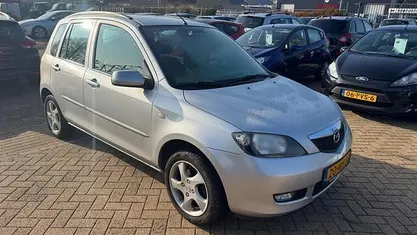 Grijs Occasion 2003 Mazda 2 Exclusive MPV | € 2.495 (Eerlijke prijs)
