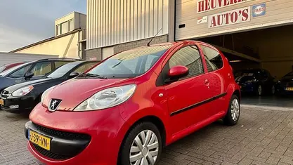 Rood Gebruikt 2006 Peugeot 107 Hatchback | € 1.999 (Eerlijke prijs)
