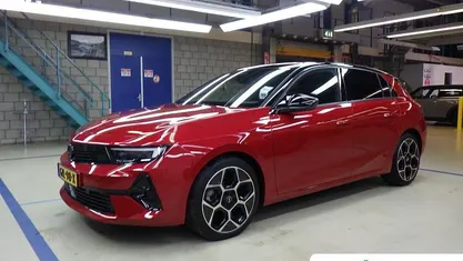 Occasion 2025 Opel Astra Ultimate Hatchback | € 30.895 (Eerlijke prijs)