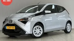 Grijs Gebruikt 2020 Toyota Aygo X-play Hatchback | € 12.850 (Eerlijke prijs)