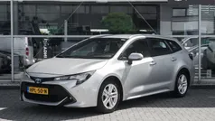 Grijs, metallic lak Gebruikt 2022 Toyota Corolla Active Stationwagen | € 20.950 (Goede deal)