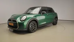 Groen Gebruikt 2024 Mini John Cooper Works Hatchback | € 36.900 (Goede deal)