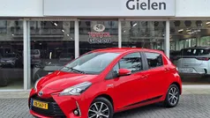 Rood Gebruikt 2018 Toyota Yaris Hybrid Design Hatchback | € 14.900 (Eerlijke prijs)