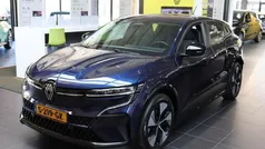 Donker blauw metallic Gebruikt 2023 Renault Mégane Evolution Hatchback | € 27.750 (Super prijs)