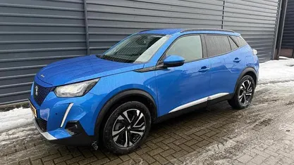 Occasion 2020 Peugeot e-2008 Allure SUV | € 14.750 (Goede deal)