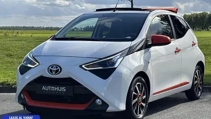 Wit Gebruikt 2019 Toyota Aygo X-play Hatchback | € 13.790 (Eerlijke prijs)
