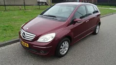 Rood Gebruikt 2007 Mercedes B170 MPV | € 1.595 (Eerlijke prijs)