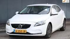 Gebruikt 2016 Volvo V40 R-Design Stationwagen | € 13.450 (Super prijs)