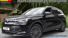 Zwart Gebruikt 2024 VW Tiguan Life SUV | € 39.745 (Super prijs)