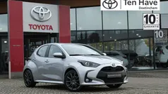 Grijs Gebruikt 2022 Toyota Yaris Hybrid Active Hatchback | € 19.900 (Eerlijke prijs)
